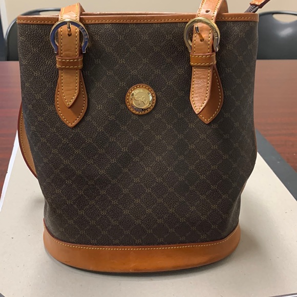 Rioni Bags Rioni Made In Italy Bucket Bag Poshmark